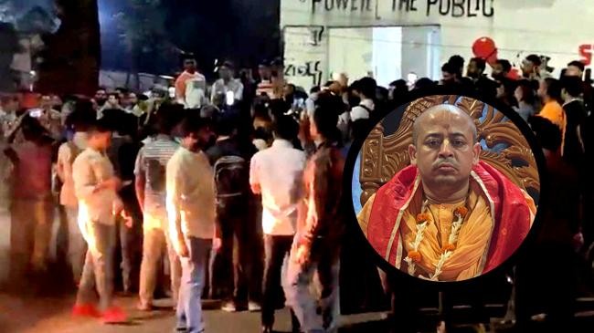leaders of the sanatani jagaran mancha gather outside the db office at minto road