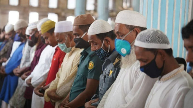 mask wearing in mosjid