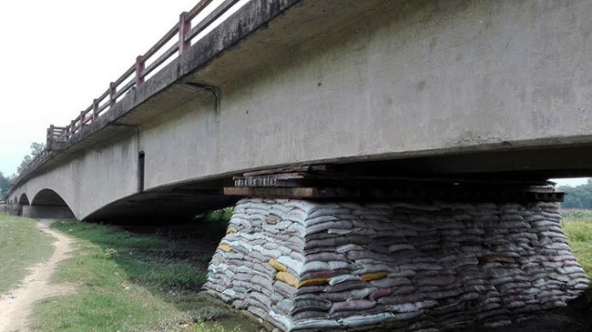 mata muhury bridge broke