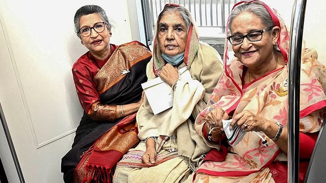 matia chowdhury with 2 sister