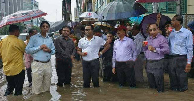 mayor saeed khokon visiting waterlogging