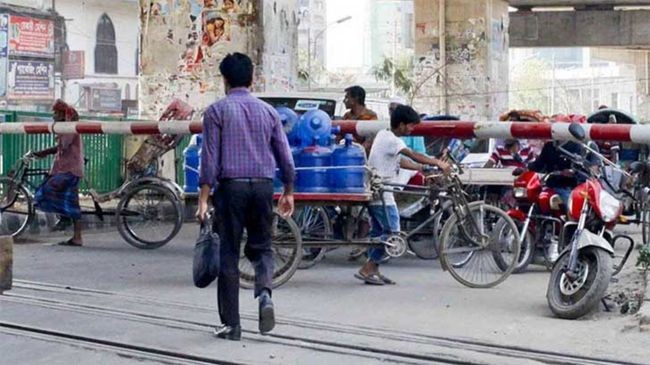 moghbazar rail crossing