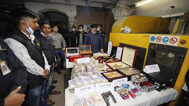 monir house found