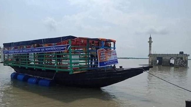 mosque on boat 1