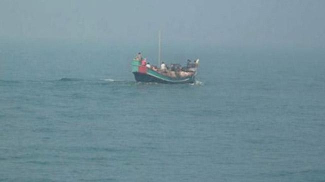 myanmar navy taken away 22 bangladeshi fishermen