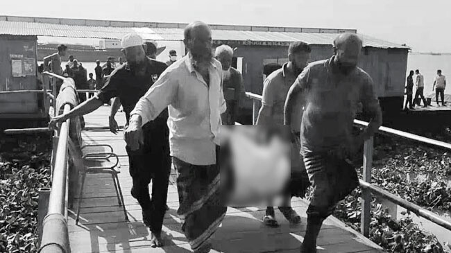 মেঘনায় ট্রলারডুবি: তিন ভাইবোনের নিথর দেহ উদ্ধার, বাবা নিখোঁজ