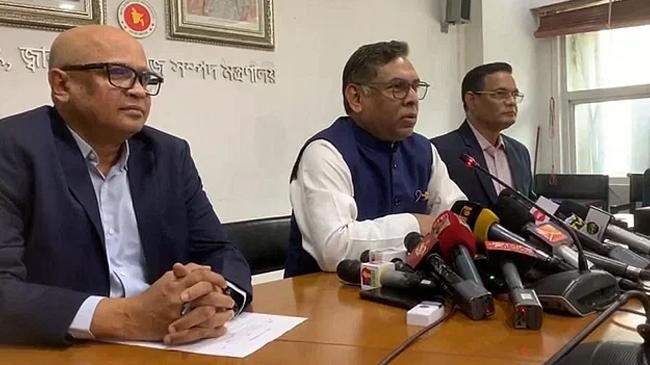 nasrul hamid speaks at a press briefing at the secretariat