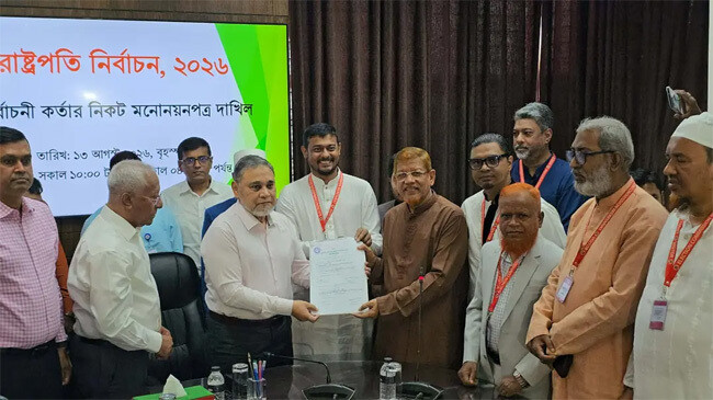 রাষ্ট্রপতি পদে অলি আহমদের মনোনয়ন জমা দিলো ১১ দলীয় জোট
