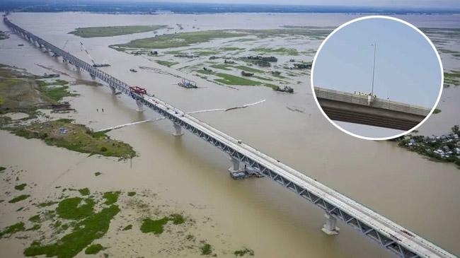 padma bridge lampposts