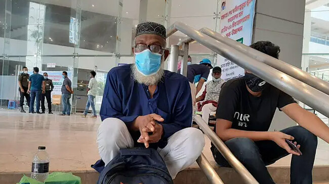 patient waiting at field hospital