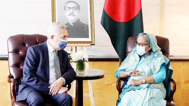 pm and unhcr head