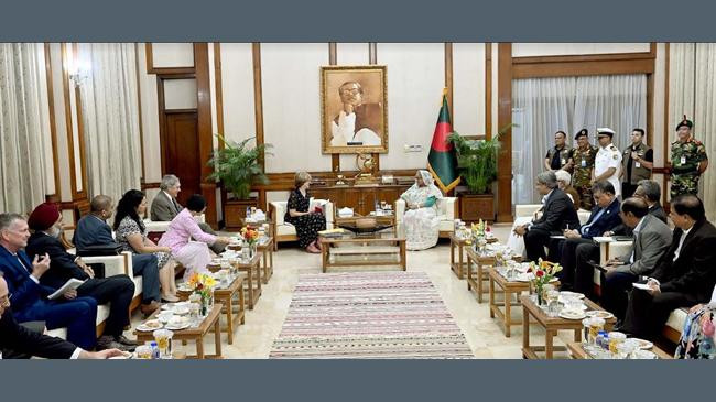 pm commits to uphold democracy in bangladesh