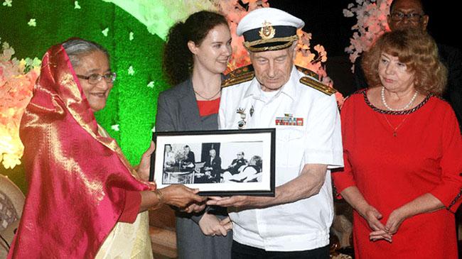 pm hasina russian freedom fighter