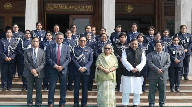 pm hasina with police force