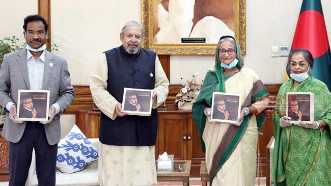 pm opened a book on her father