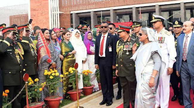 pm seikh hasina in cantonment 3