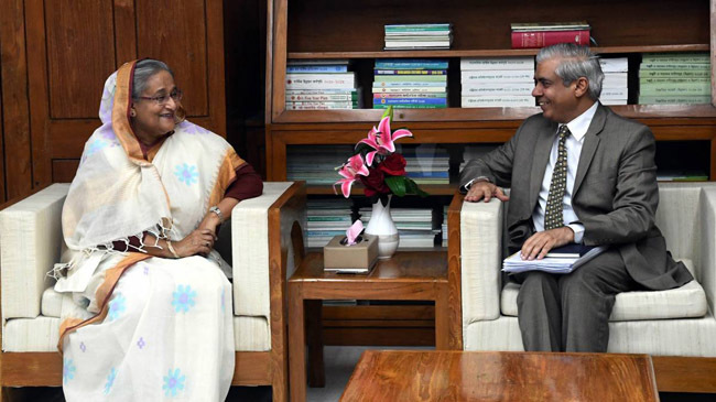 pm sheik hasina with adb director