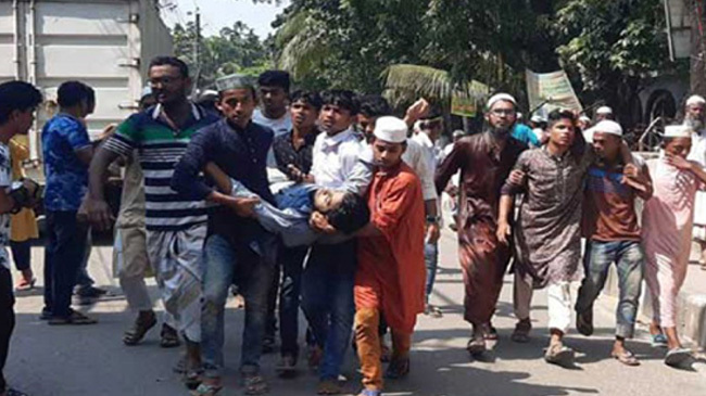 police and people clash in bhola