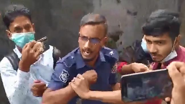 police broke human chain