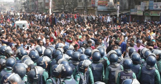 police deployed in font of noya paltan