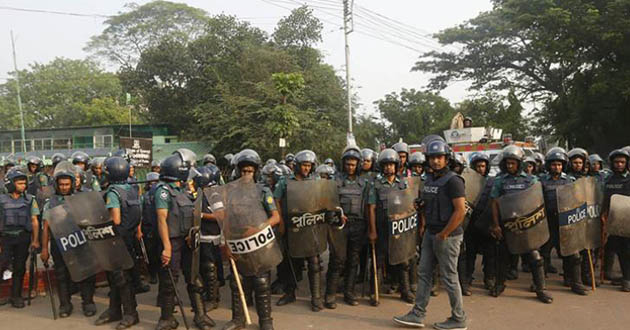 police patrol at dhaka university