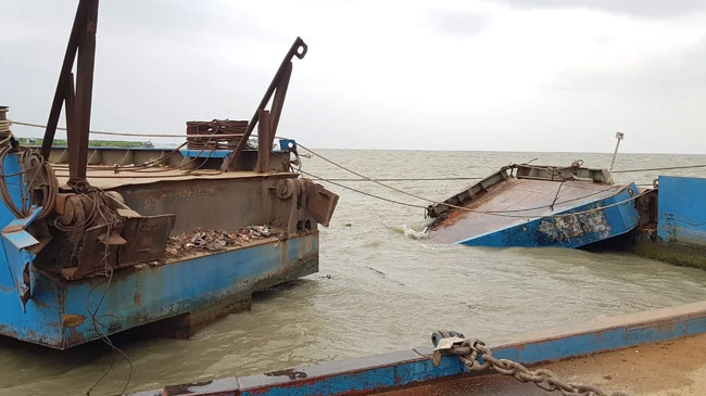pontoon ferry terminal isolated
