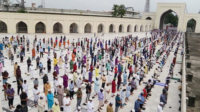 prayers in mosque