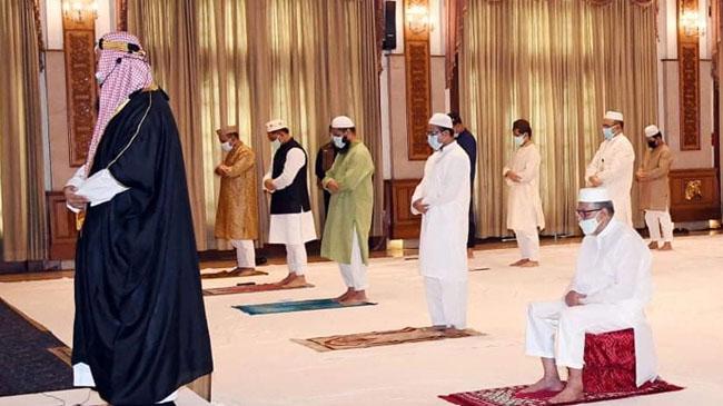 president abdul hamid in eid prayer