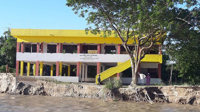 primary school in padma