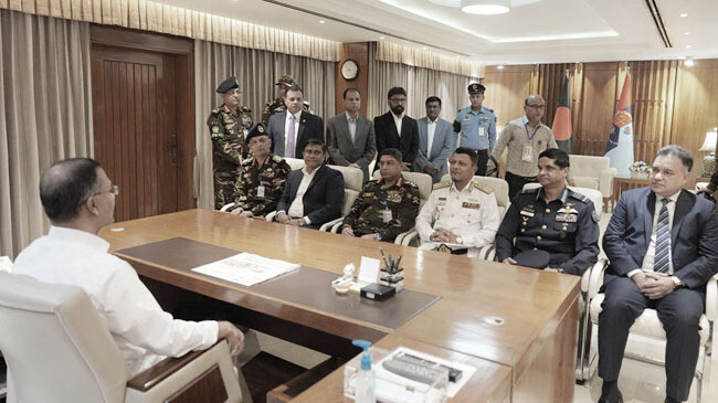 প্রথমবার সশস্ত্র বাহিনী বিভাগে অফিস করলেন প্রধানমন্ত্রী