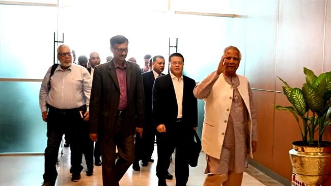 professor muhammad yunus left for china