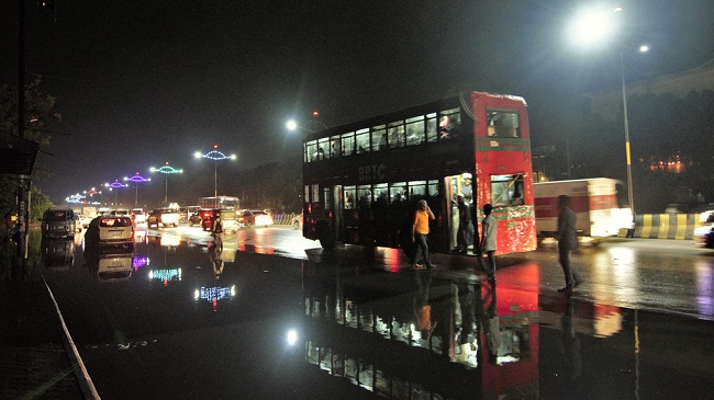 rain in dhaka night