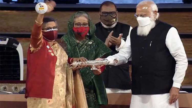 rehana gandhi award
