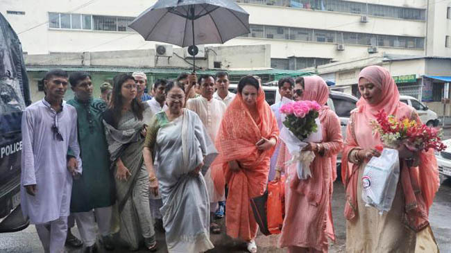 relatives of khaleda