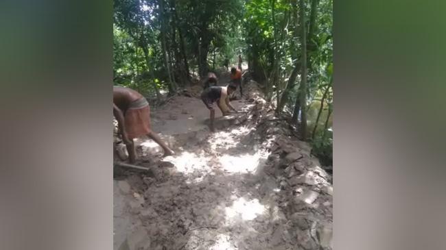 road repir in potuakhali 3