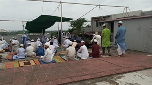 rooftoof eidgah jamaat