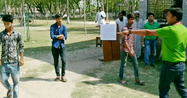 schoolchildren at the center to vote