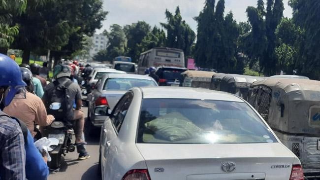 severe traffic jam in dhaka