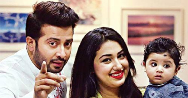 shakib khan with his wife and son