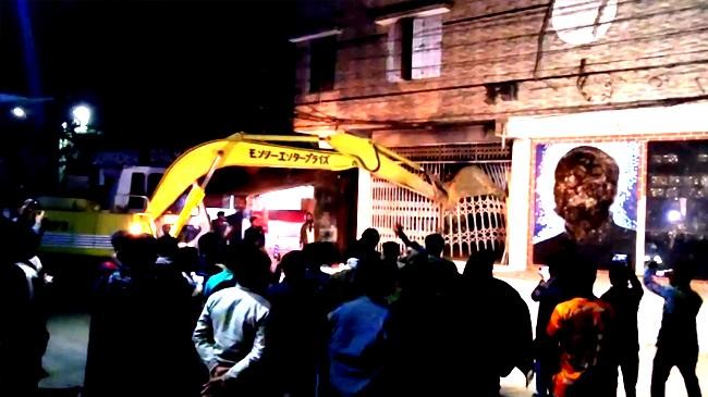 sheikh mujibs mural al office vandalised in chuadanga