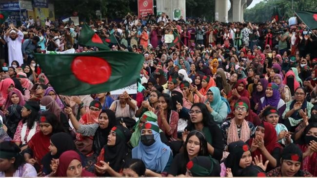 students again block shahbagh intersection