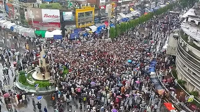 students demonstrate in the new market area of chattogram