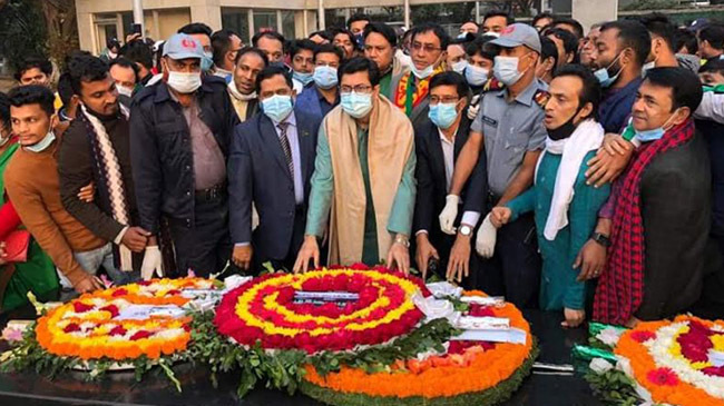 tapas pays homage bangabandhu