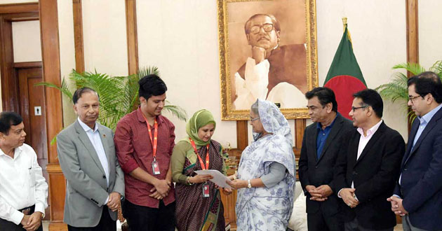 the prime minister gave flats to three players