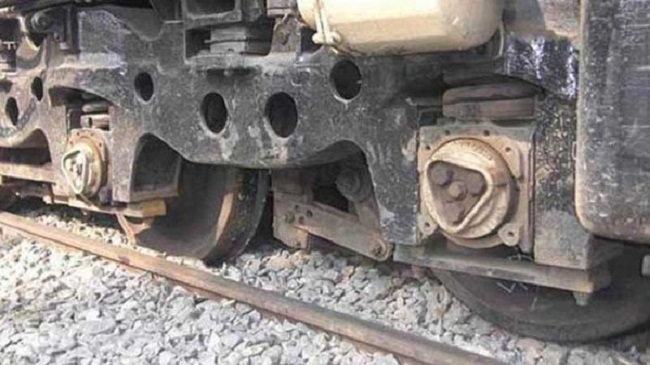 train fall down