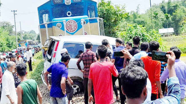 train microbus collision