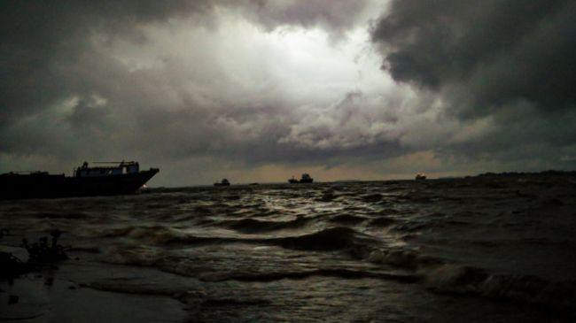 trawler sinks 2