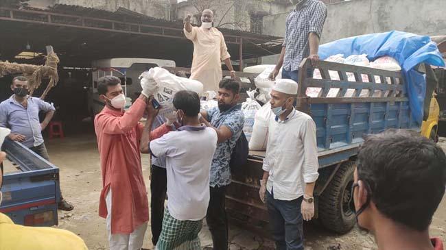 vp noor beside helpless people