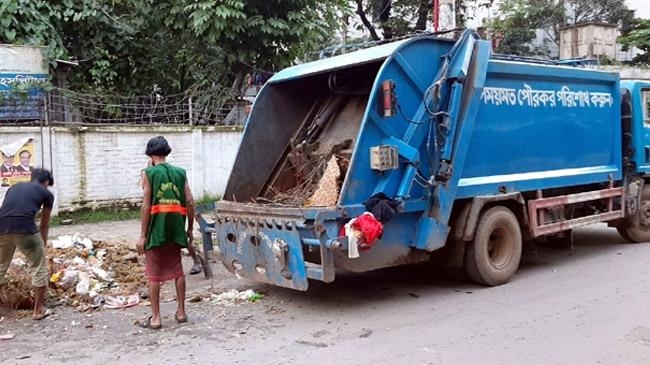 waste transport vehicles