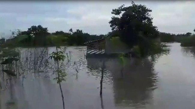 water is rising in natore